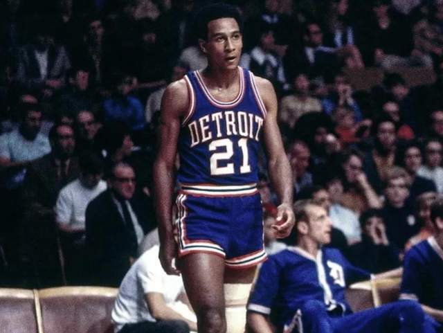 队关键的一 队关键的一